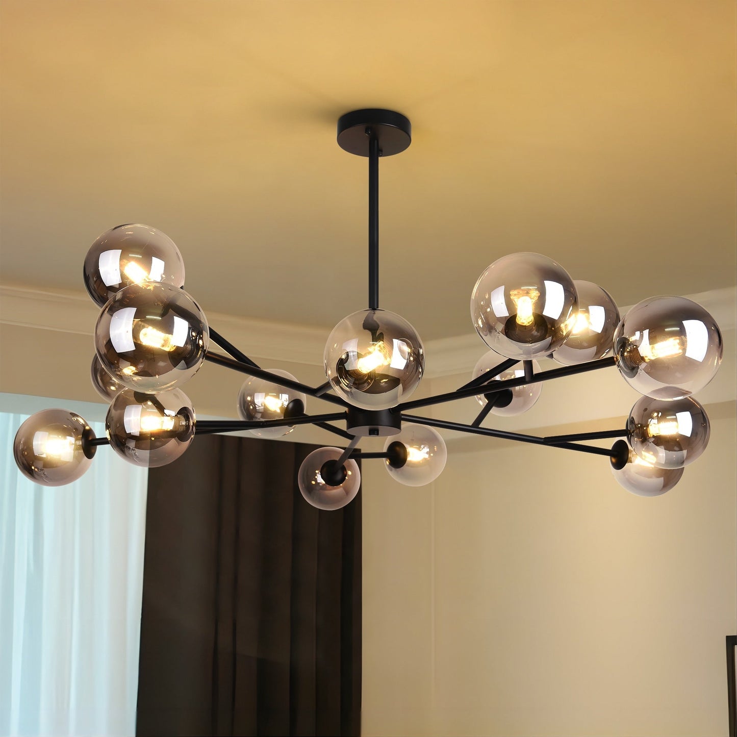 Luminaire à 15 lumières, style moderne, en forme de sputnik, pour îlot de cuisine, avec branches et globes de verre en forme de bulles.