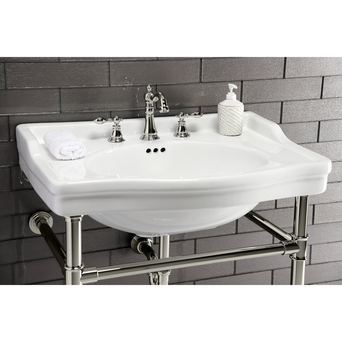 Robinet de salle de bain à large encrage, style américain classique