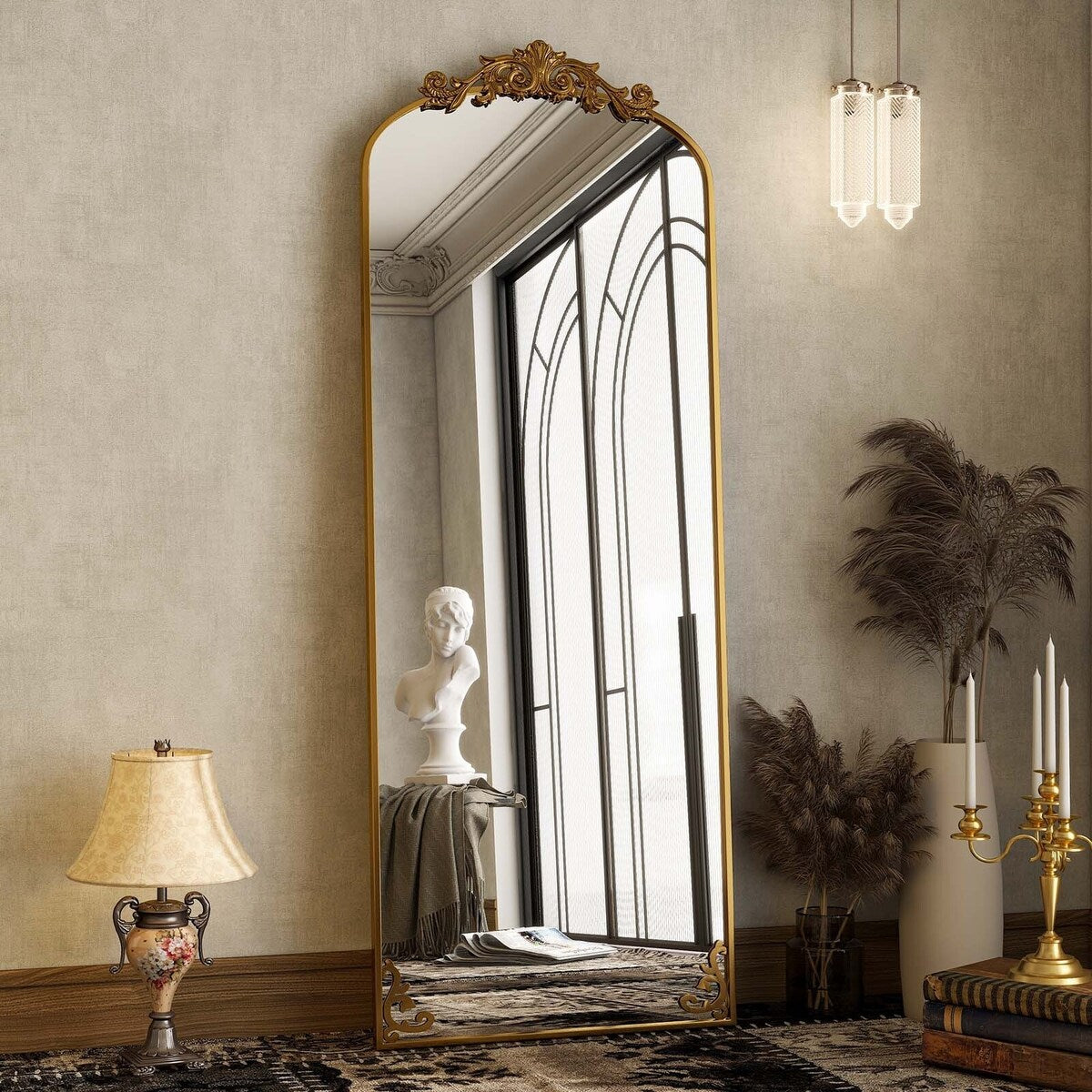 Grand miroir en forme d'arche avec motif floral baroque