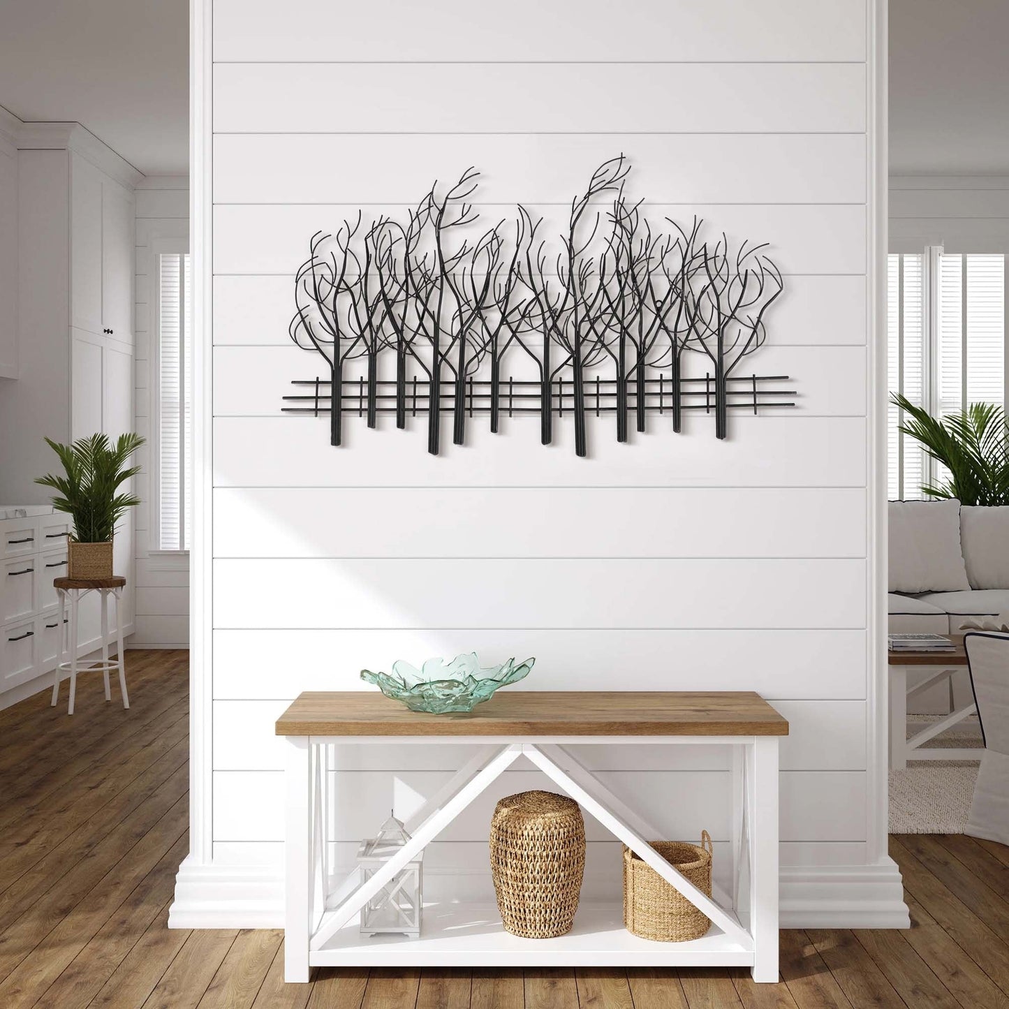 Décoration murale en métal noir représentant un champ d'arbres