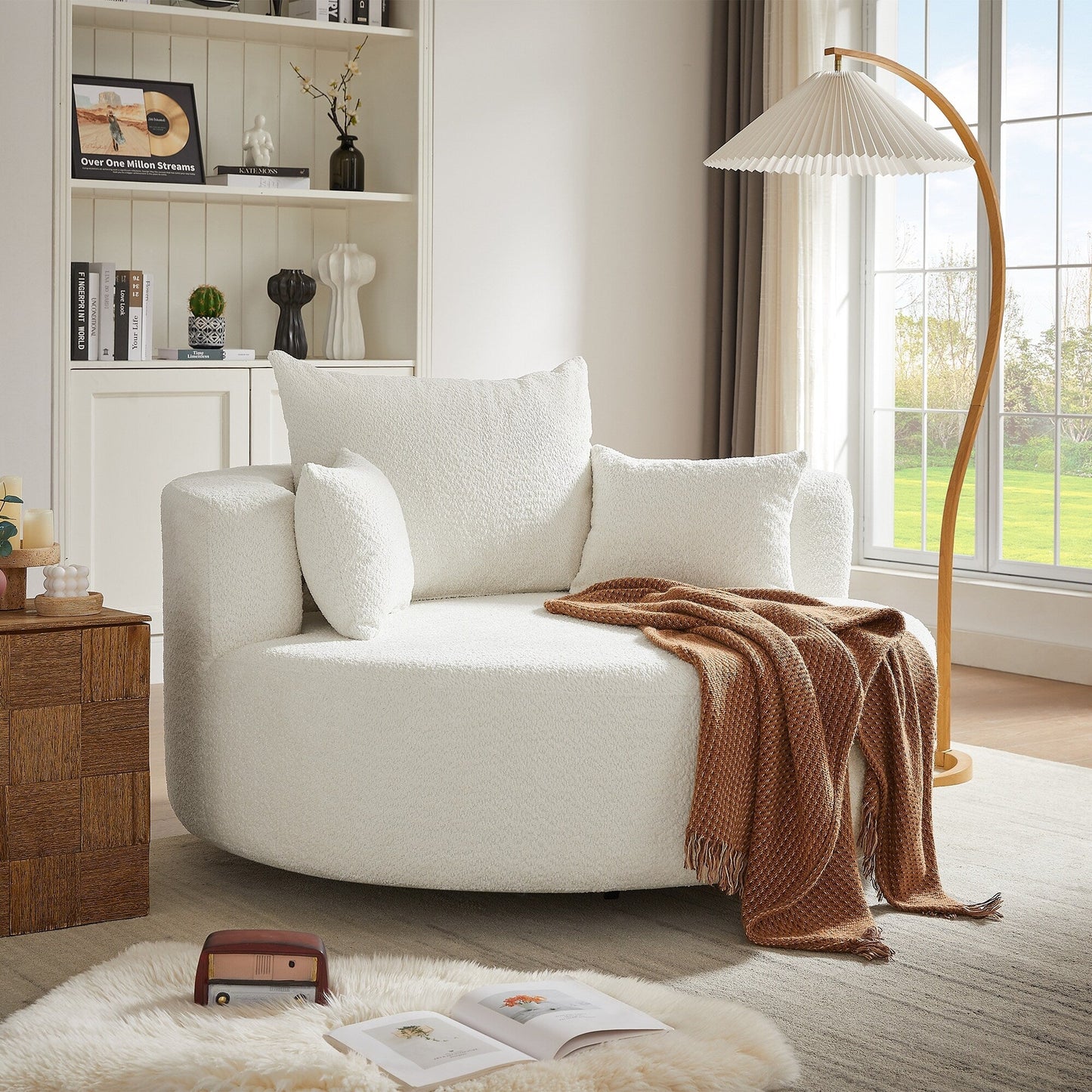 Fauteuil de salon en forme de tonneau avec accoudoirs, en chenille, avec base pivotante à 360 degrés et 3 coussins amovibles.