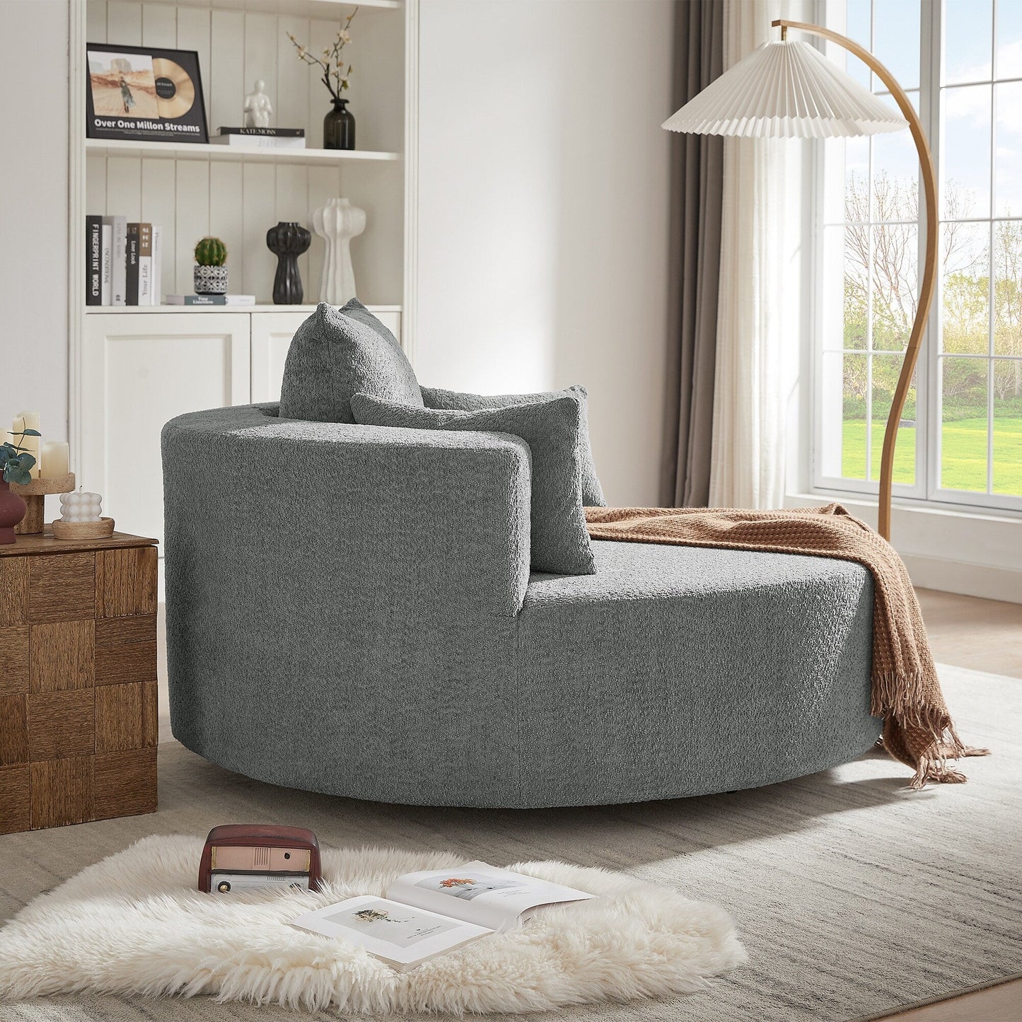Fauteuil de salon en forme de tonneau avec accoudoirs, en chenille, avec base pivotante à 360 degrés et 3 coussins amovibles.