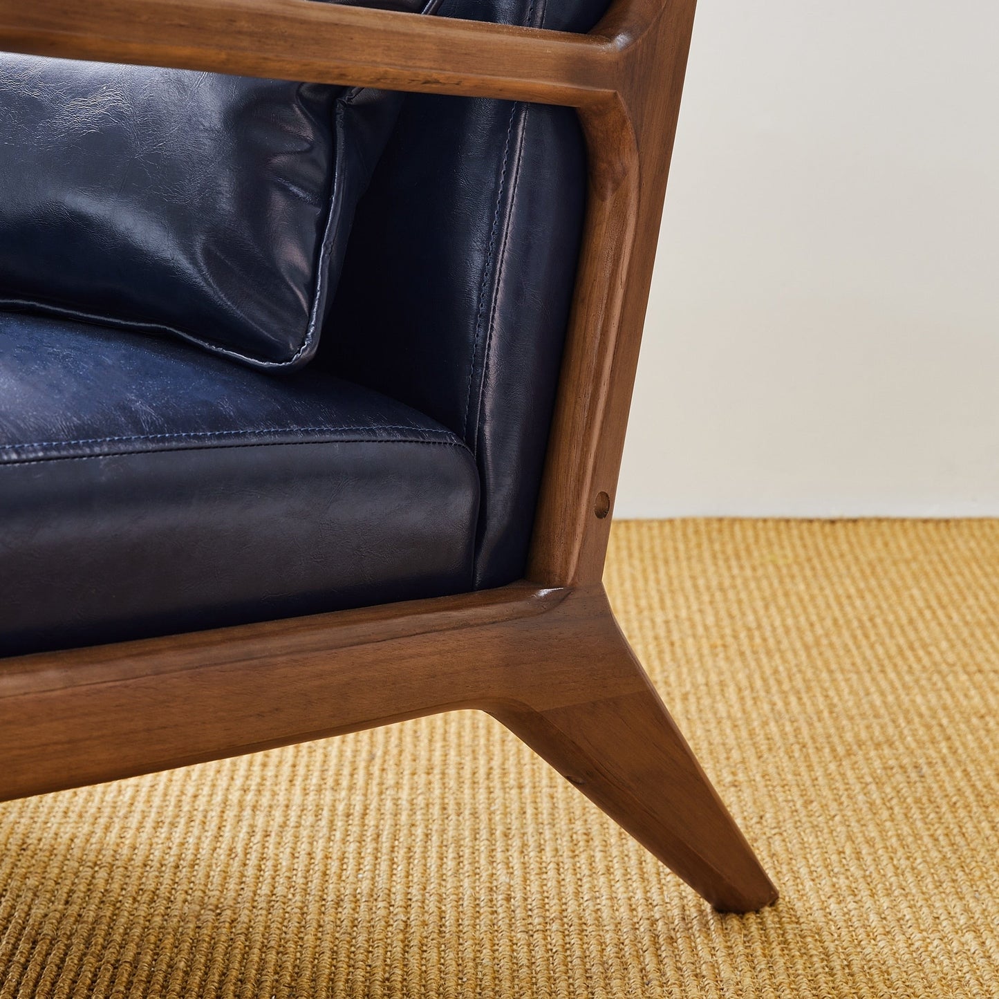 Fauteuil d'appoint Glitzhome en cuir PU, style moderne du milieu du siècle, avec coussin - 65,4 cm (l) x 85,75 cm (p) x 78,1 cm (h)