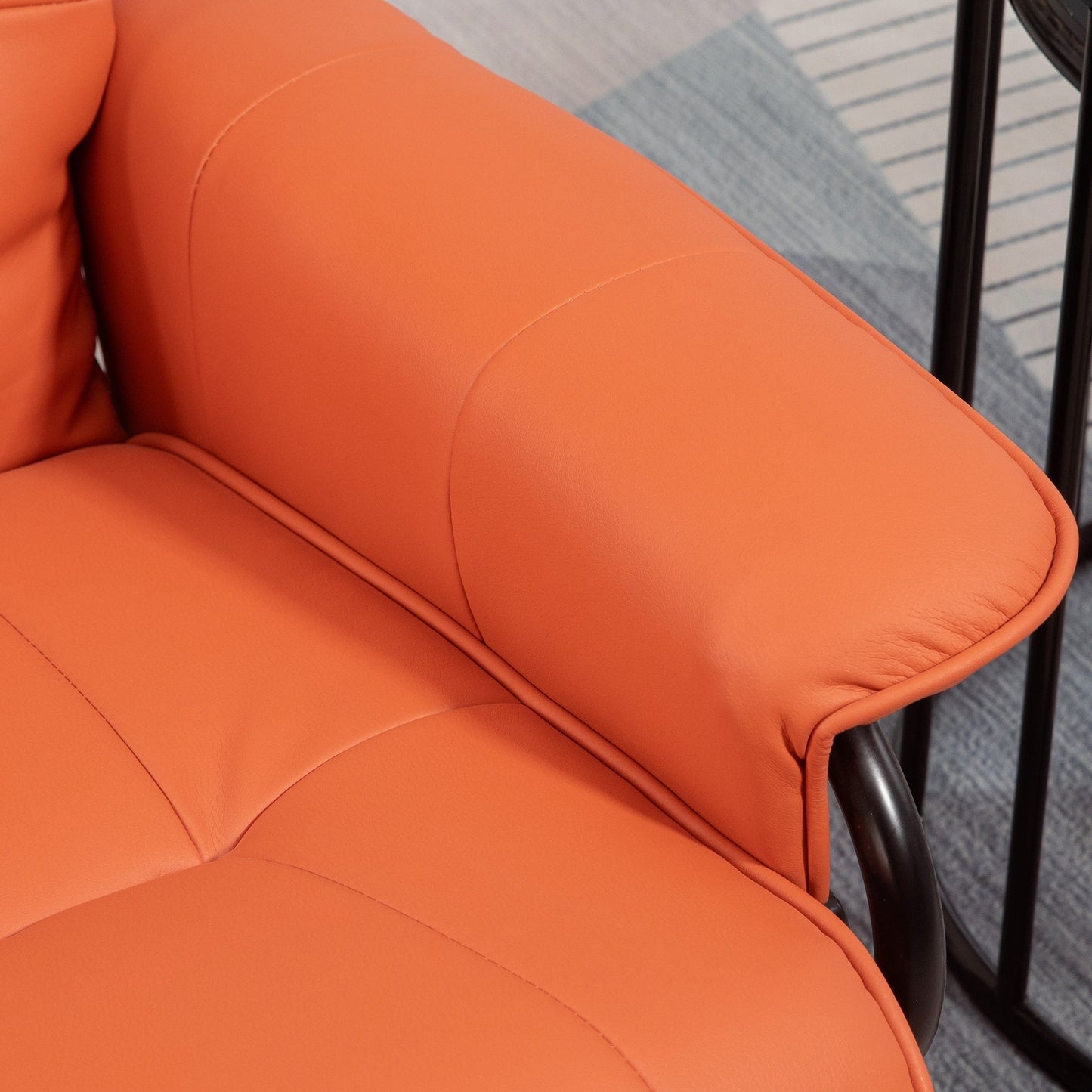 Fauteuil inclinable pivotant à base manuelle réglable en simili cuir avec repose-pieds confortable et relaxant de la marque HomCom