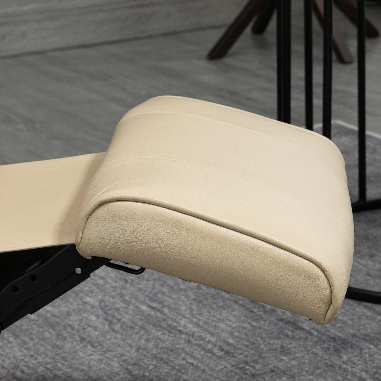 Fauteuil inclinable pivotant à base manuelle réglable en simili cuir avec repose-pieds confortable et relaxant de la marque HomCom