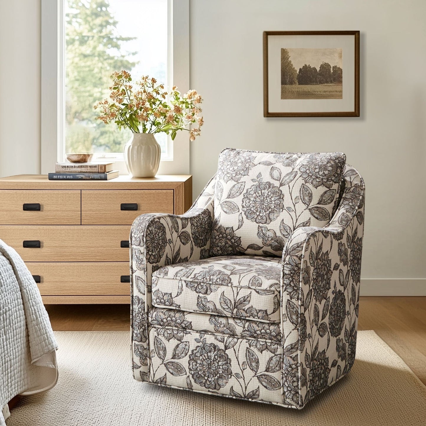 Fauteuil pivotant à accoudoirs incurvés et recouvert de tissu Madison Park Betty