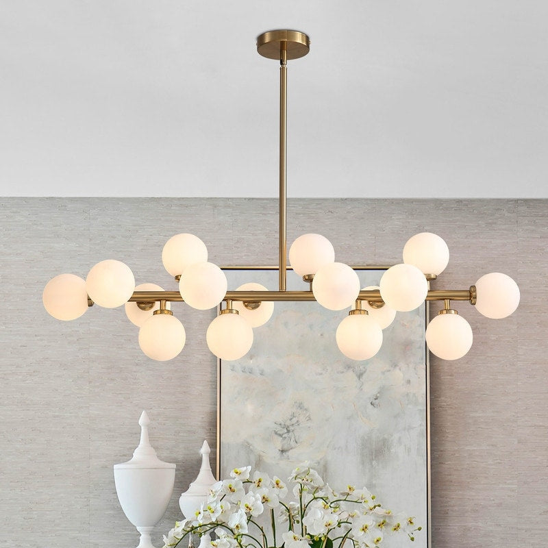 Luminaire suspendu linéaire à 16 lumières, style moderne du milieu du siècle, en laiton doré, avec globe en verre dépoli, 40 po, pour salle à manger.