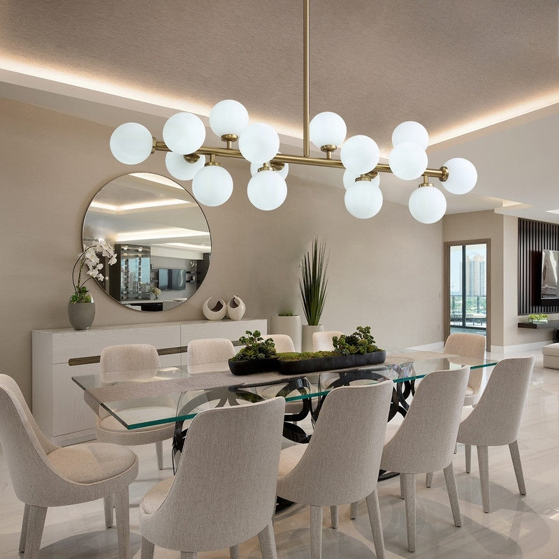 Luminaire suspendu linéaire à 16 lumières, style moderne du milieu du siècle, en laiton doré, avec globe en verre dépoli, 40 po, pour salle à manger.