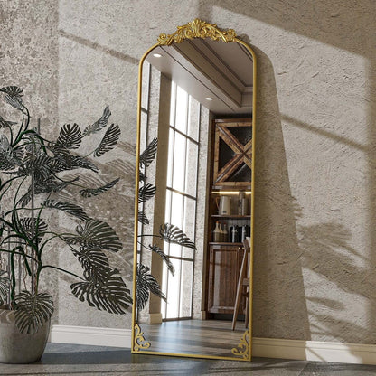 Grand miroir en forme d'arche avec motif floral baroque