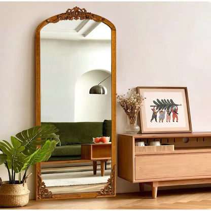 Grand miroir de sol en bois massif sculpté avec arche