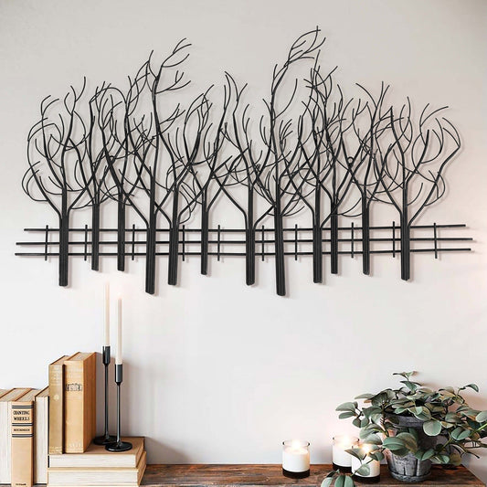 Décoration murale en métal noir représentant un champ d'arbres