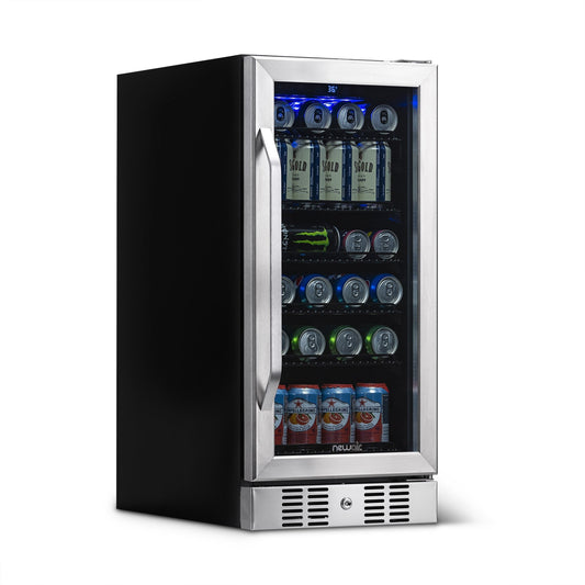 Réfrigérateur à boissons encastrable Newair de 15 pouces, capacité de 96 canettes, en acier inoxydable, avec commandes de température et étagères réglables.