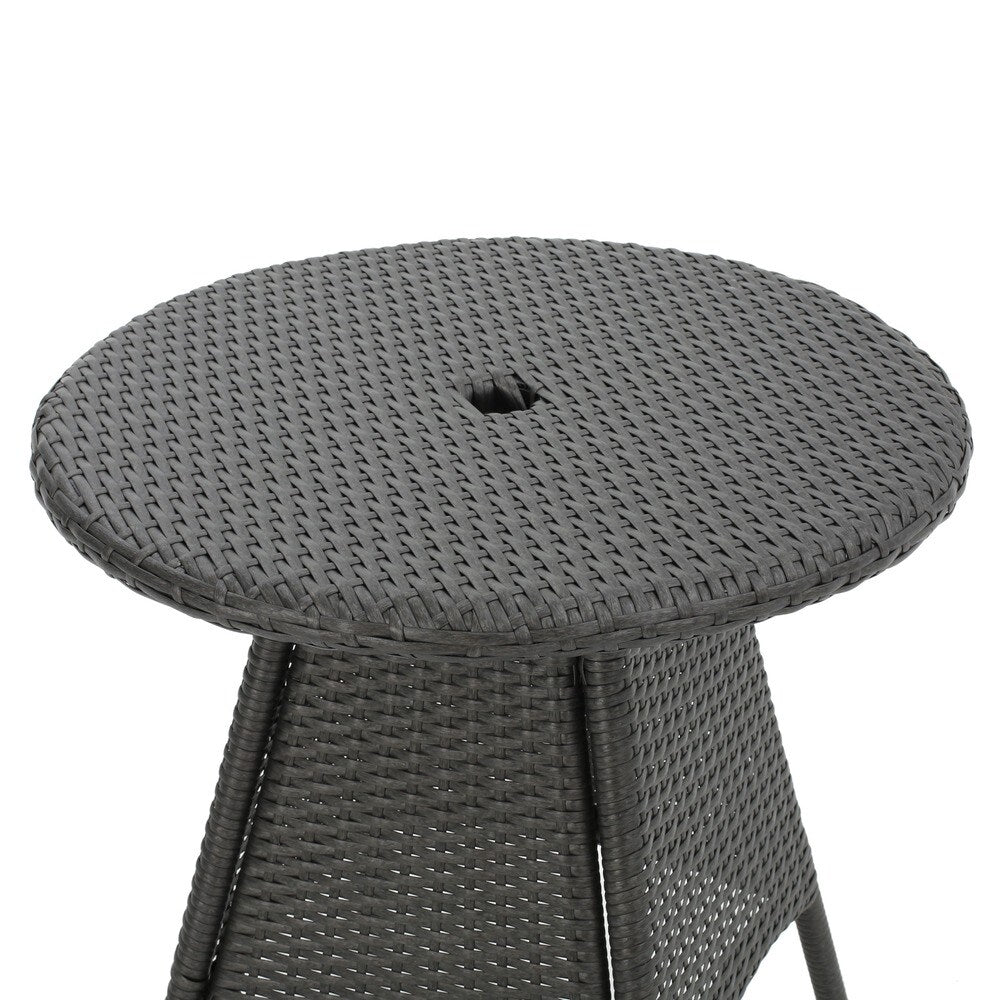 Ensemble de bistro en osier pour extérieur Peterson, 3 pièces, avec coussins, de Christopher Knight Home