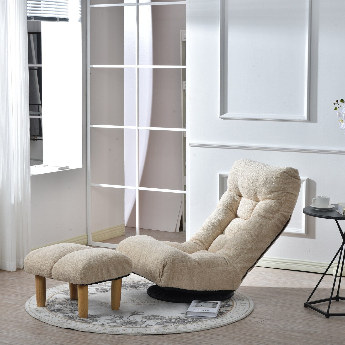 Ensemble de fauteuil inclinable sans accoudoirs, recouvert de tissu, avec repose-pieds et appuie-tête réglable.