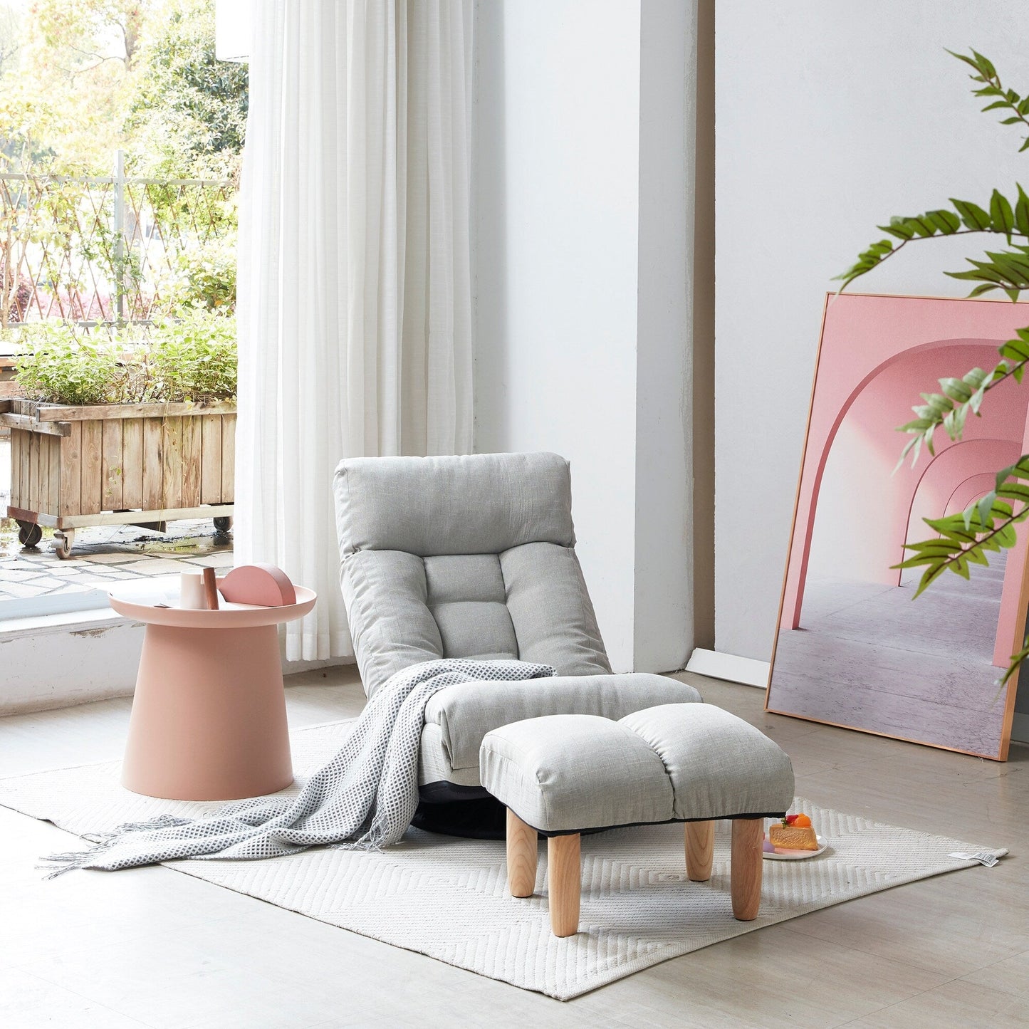 Ensemble de fauteuil inclinable sans accoudoirs, recouvert de tissu, avec repose-pieds et appuie-tête réglable.