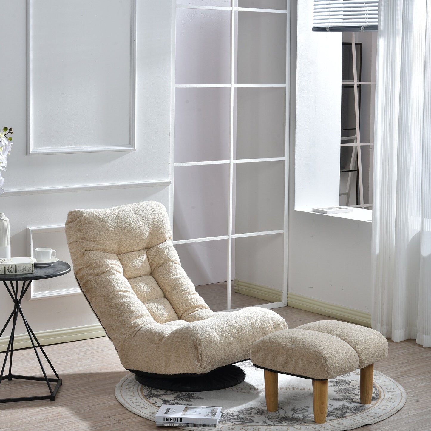 Ensemble de fauteuil inclinable sans accoudoirs, recouvert de tissu, avec repose-pieds et appuie-tête réglable.