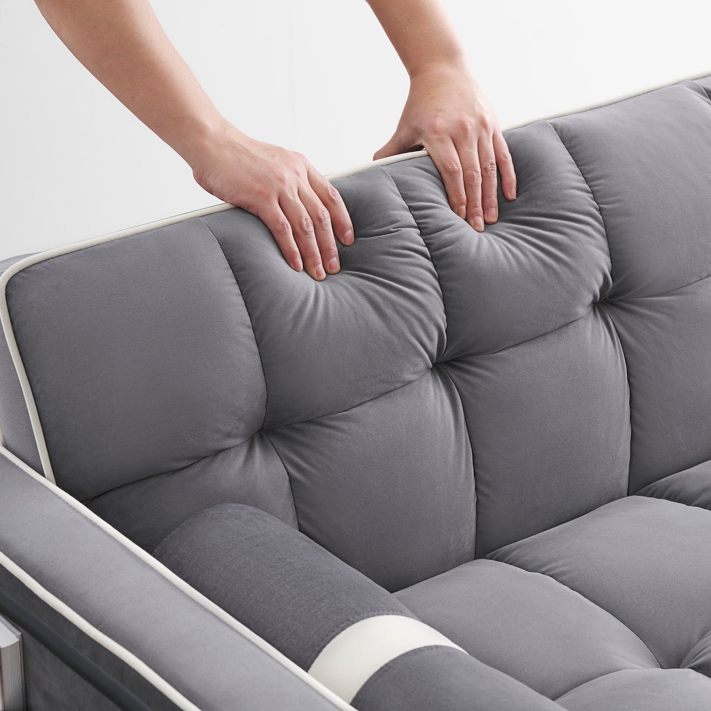 Canapé-lit convertible en velours de 139 cm (55 pouces) à 2 places avec lit escamotable, dossier inclinable, poches latérales et porte-téléphone.